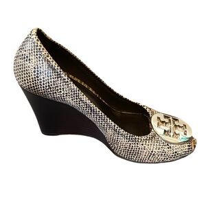 Tory Burch Julianne Python Print Peep Toe Brown Wood Heel Wedges Pumps 8.5